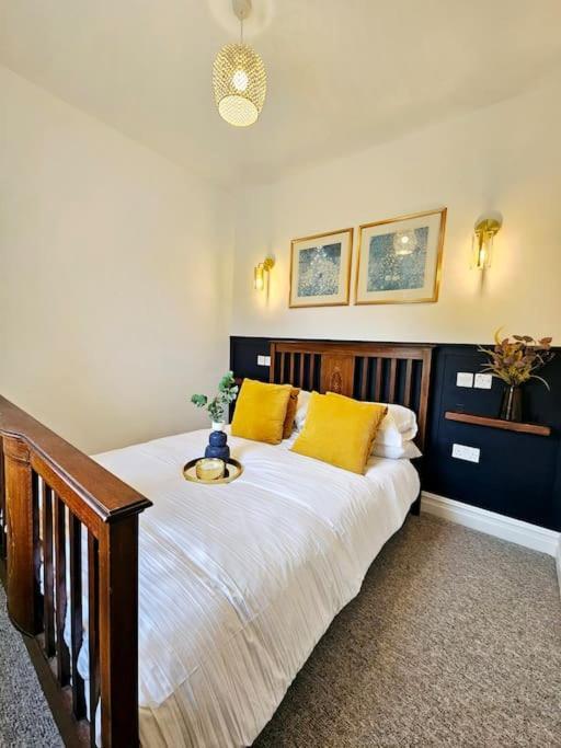 Sleeps 6. Free Wifi. Free Parking Location. Holiday home