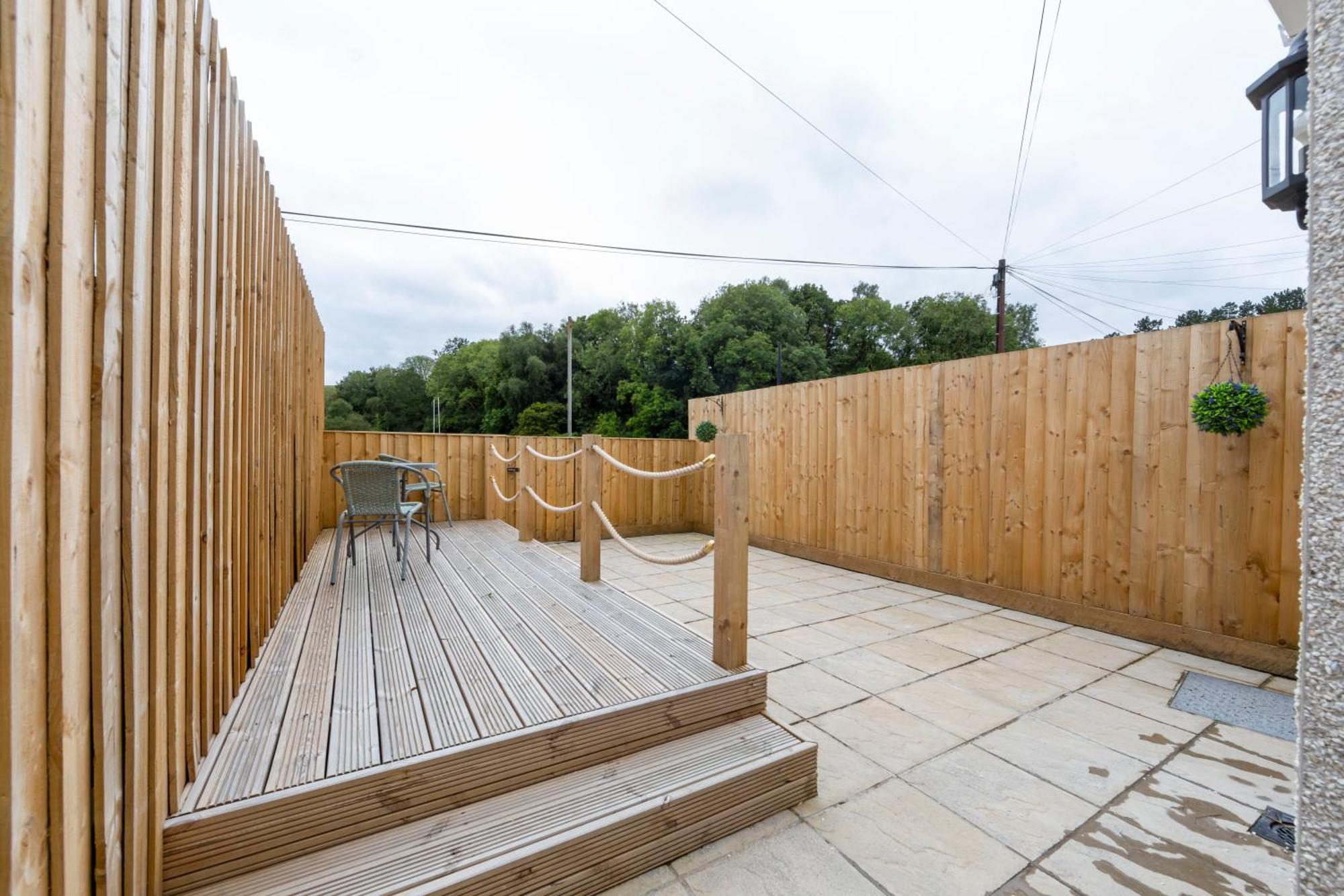Sleeps 6. Free Wifi. Free Parking Location. Holiday home *
