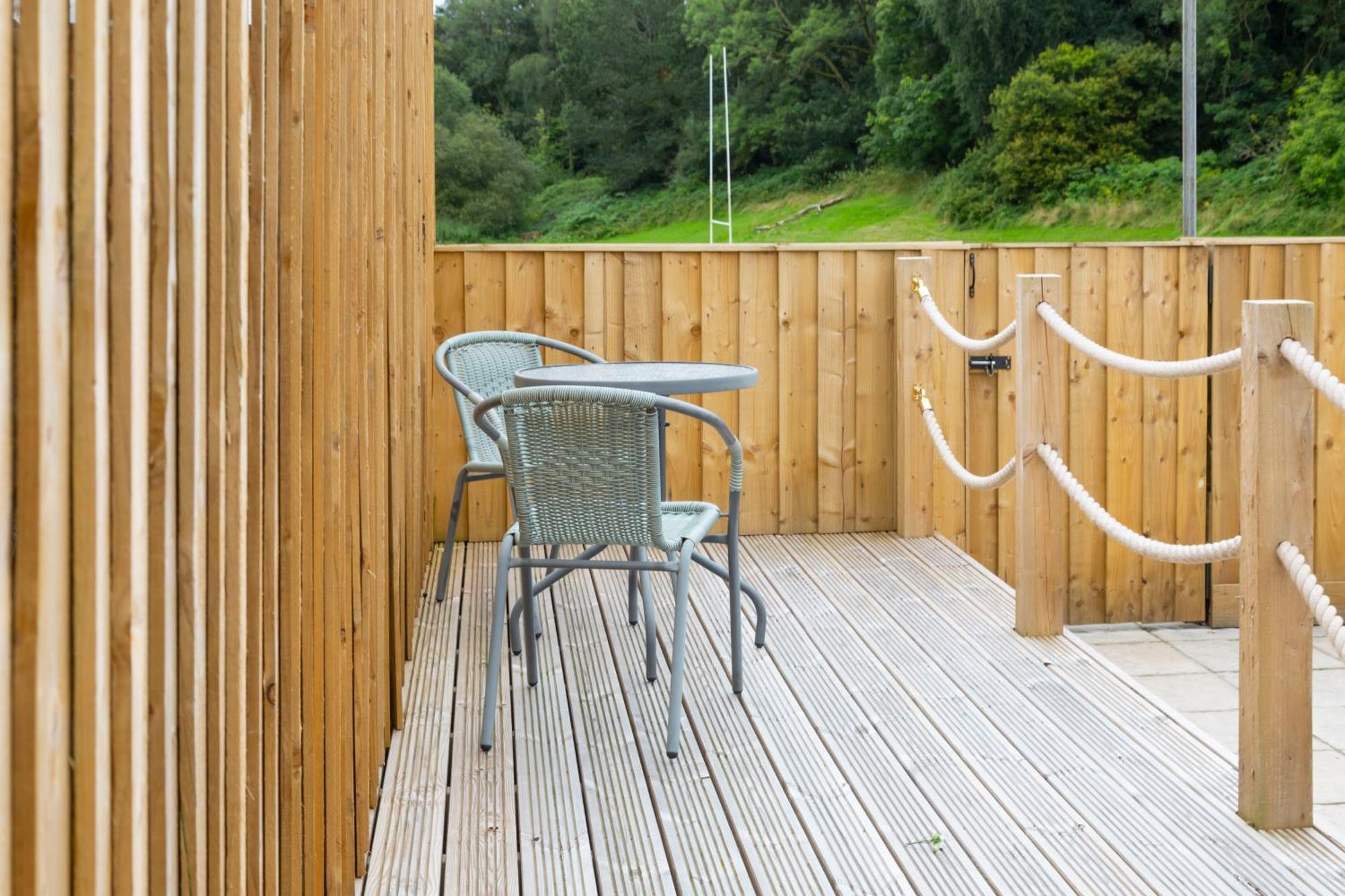 Sleeps 6. Free Wifi. Free Parking Location. Holiday home Aberdare