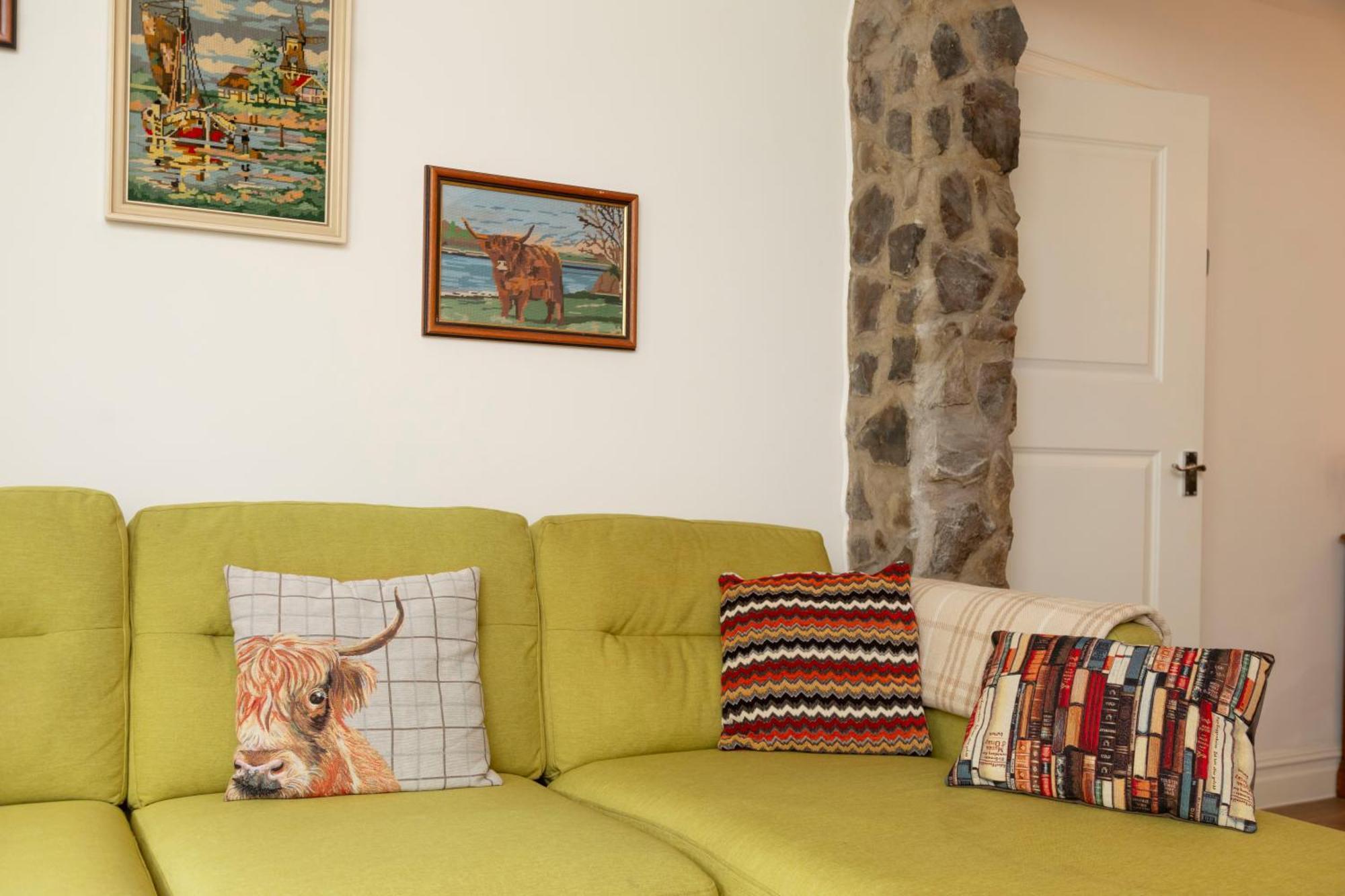Sleeps 6. Free Wifi. Free Parking Location. Aberdare