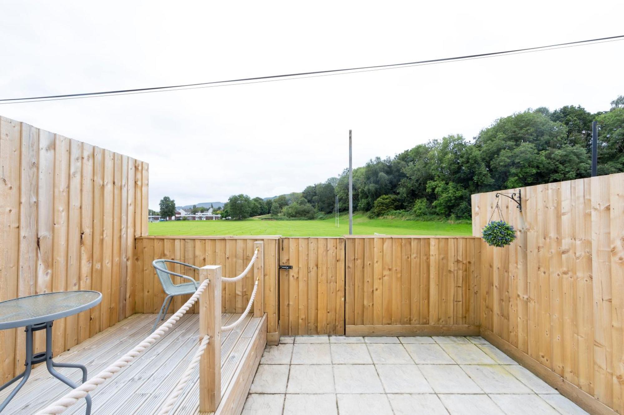Sleeps 6. Free Wifi. Free Parking Location. * Aberdare
