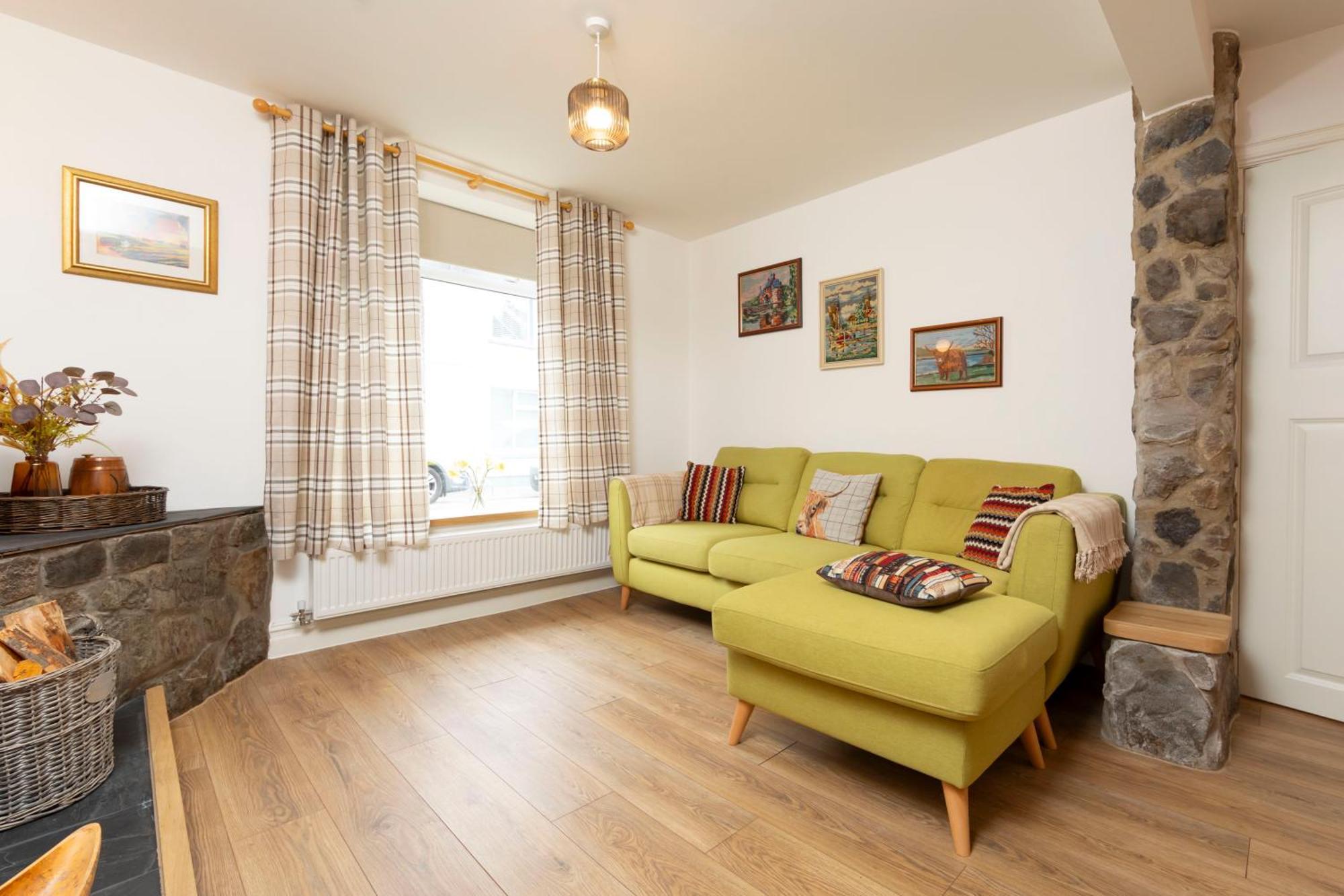 Sleeps 6. Free Wifi. Free Parking Location. Holiday home *