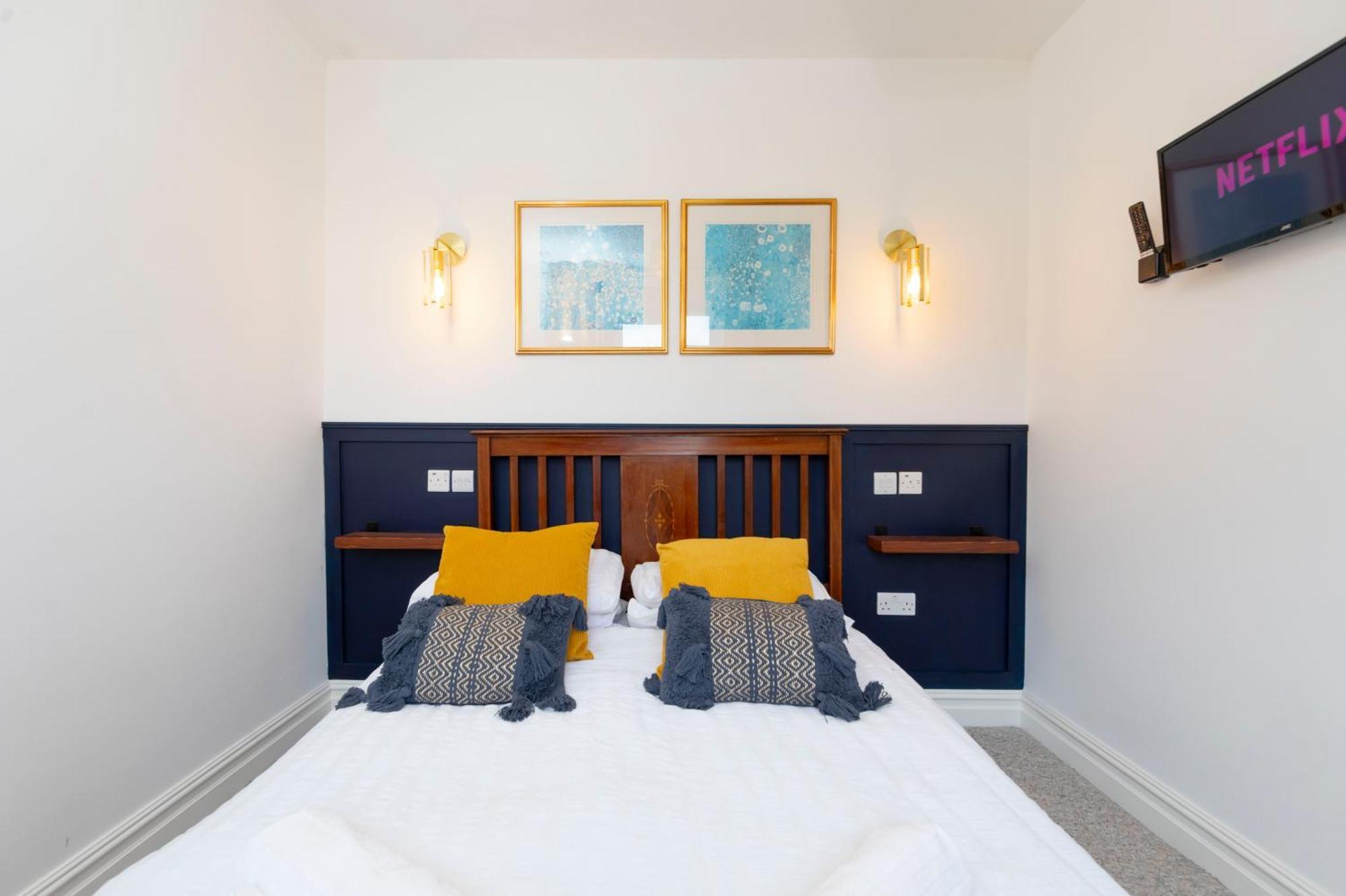Holiday home Sleeps 6. Free Wifi. Free Parking Location.