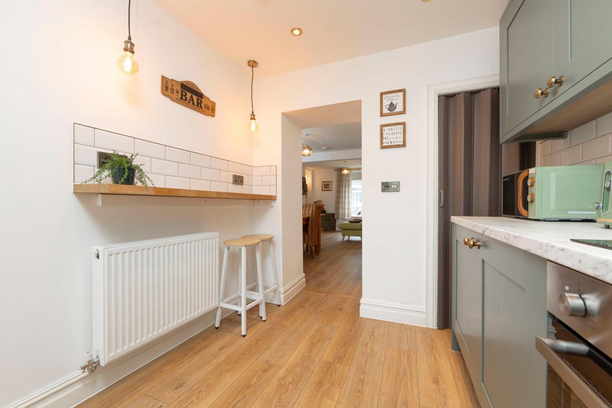Sleeps 6. Free Wifi. Free Parking Location. Holiday home *