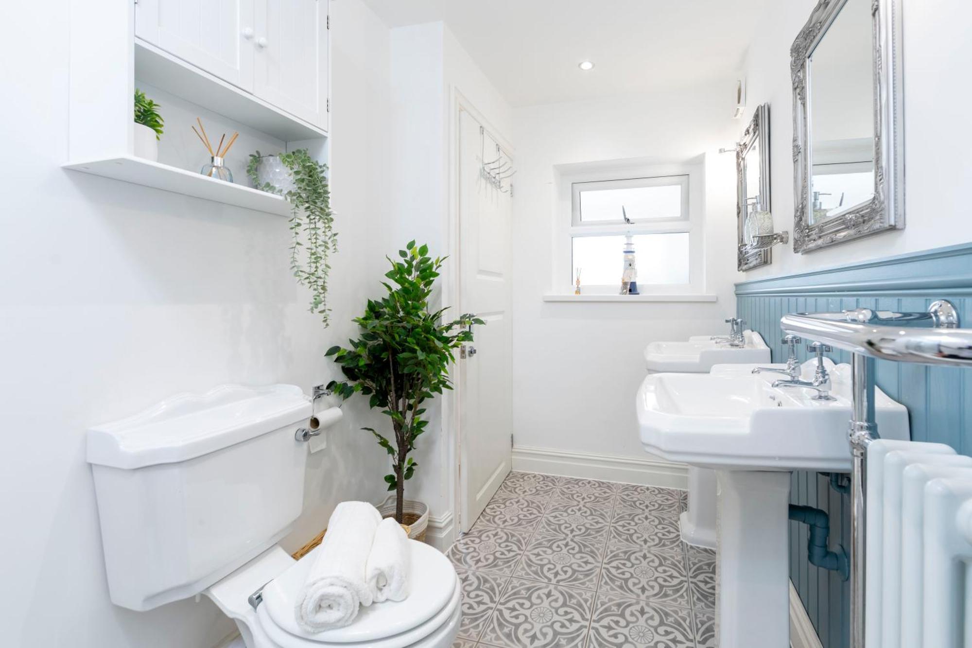 Sleeps 6. Free Wifi. Free Parking Location. Holiday home *