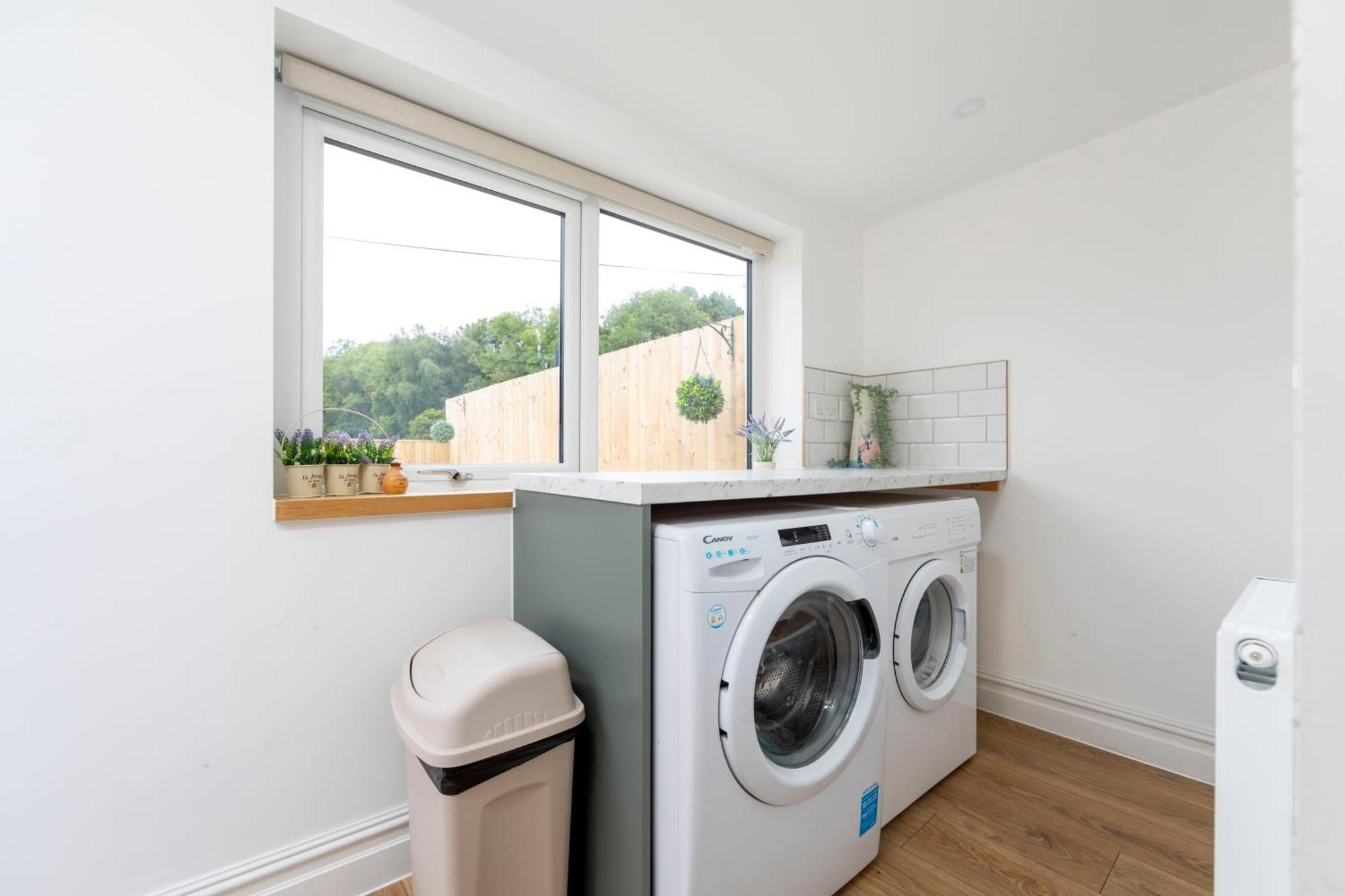 Sleeps 6. Free Wifi. Free Parking Location. Aberdare